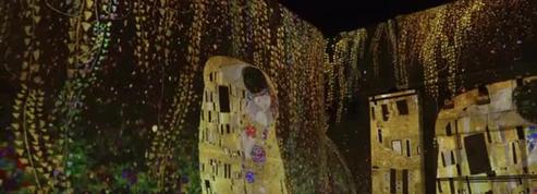 Klimt illumine La Fabrique des Lumières, le nouveau centre d'art numérique d'Amsterdam