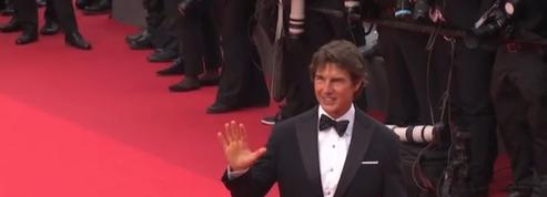 Sous les cris et les Alphajet de la Patrouille de France, Tom Cruise fait décoller la Croisette