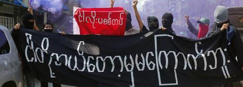 En Birmanie, la junte joue l'escalade de la terreur face à la résistance armée