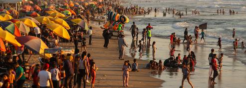 Les habitants de Gaza retrouvent la mer Méditerranée après sept ans de pollution