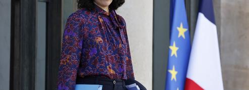 Sandrine Rousseau applaudit les activistes qui attaquent les tableaux, Rima Abdul Malak s'en désole