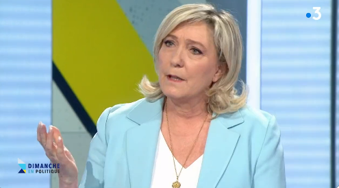 «Ce type de comportement dégoûte les Français de la politique» : Le Pen réagit aux défections de Collard et Rivière