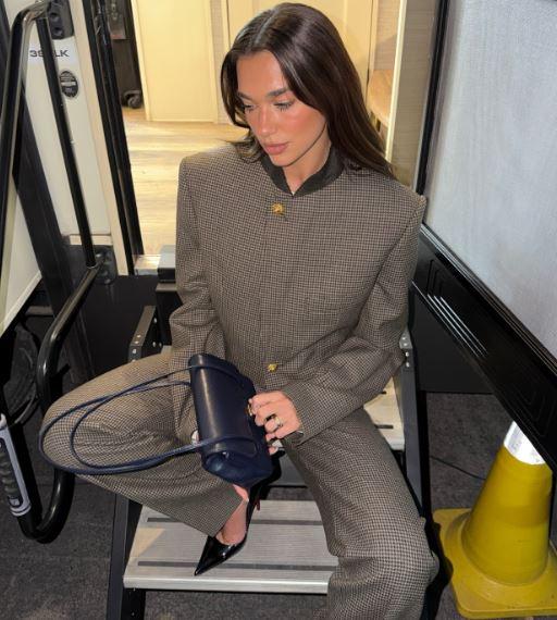 Les secrets du sac Classique, créé par Chanel en 1983, toujours aussi ...