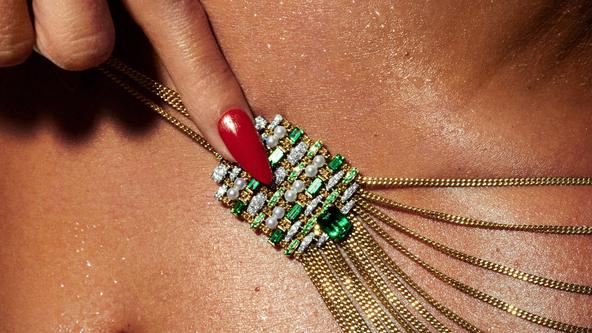 Colliers, ornements, bagues… Les parures de la Place Vendôme s ...