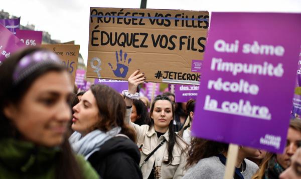 #Jetecrois : à Paris, des milliers de manifestants contre les violences sexistes et sexuelles