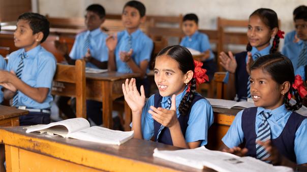 Le taux d’alphabétisation de l’Inde est d’environ 73%.