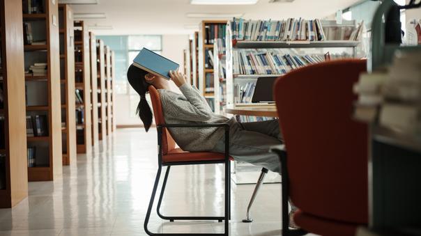 La période des études peut être synonyme de stress et anxiété.