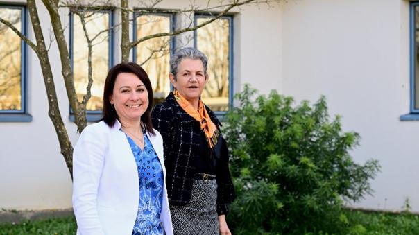 Clémence Bernard (à gauche) remplace Florence Dufour à la direction générale de l’EBI.