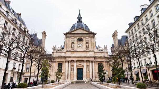 Comme d’autres membres de France Universités, la présidence de l’Université Paris 1 Panthéon Sorbonne a dénoncé le passage de la loi immigration ce mardi 19 décembre.