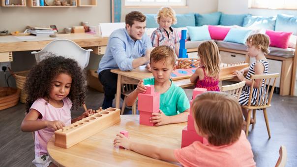 Il existe environ 400 écoles Montessori en France.