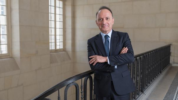 Président de l'université Paris-Panthéon-Assas, Stéphane Braconnier rappelle que les admissions sur Parcoursup sont sectorisées.