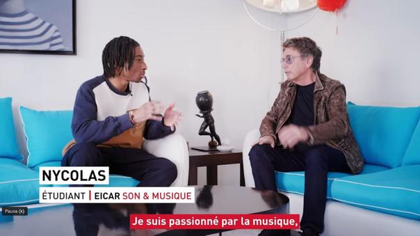 Nycolas, étudiant à l’Eicar pose des questions à Jean-Michel Jarre.