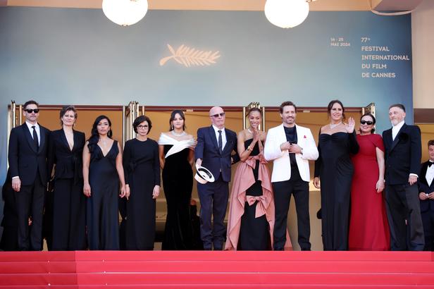 La montée des marches du samedi 18 mai 2024 - photo 4 Clément Ducol, la chanteuse Camille, Adriana Paz, Rachida Dati, Selena Gomez, Jacques Audiard, Zoe Saldaña, Édgar Ramírez, Karla Sofía Gascón, Léa Mysius et Damien Jalet. (Cannes, le 18 mai 2024.)