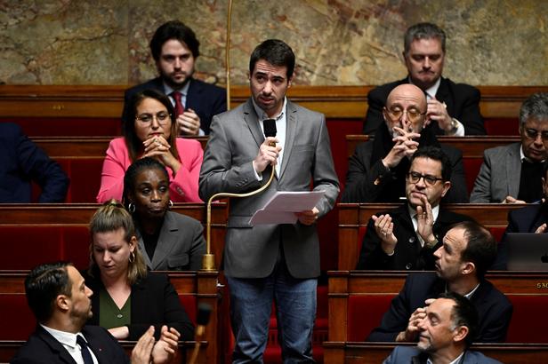 «Je me battrai contre cette addiction»: un député LFI pris en flagrant délit d’achat de drogue à Paris