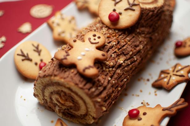 GALA VIDEO - Cette étape est primordiale pour une bûche de Noël inratable, selon Philippe Etchebest