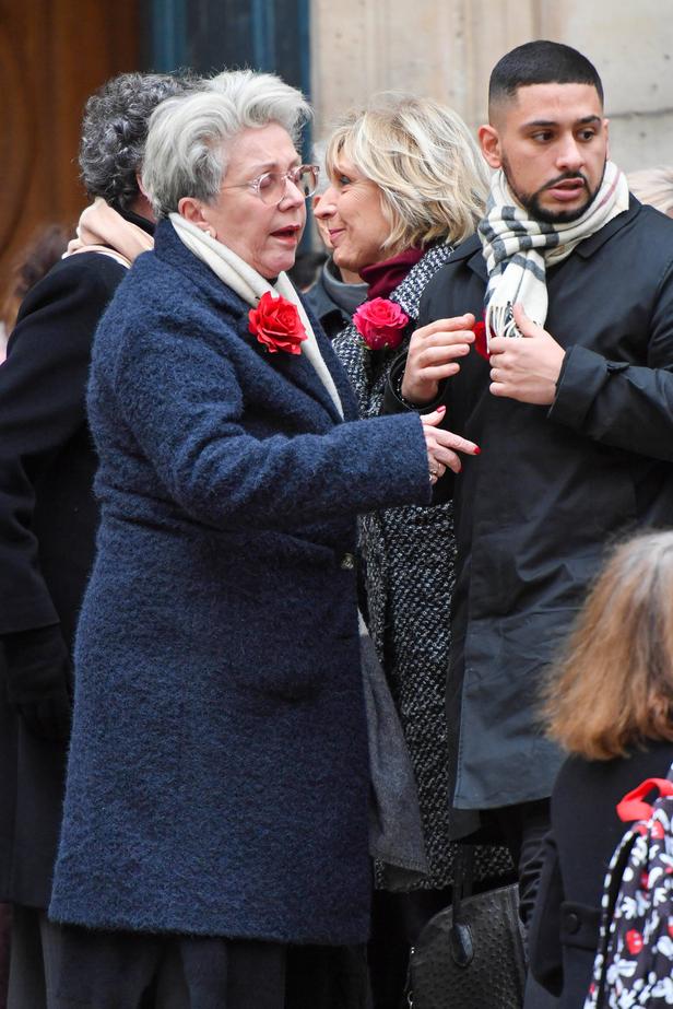 PHOTOS - Obsèques de Catherine Laborde : son mari Thomas entouré de ...