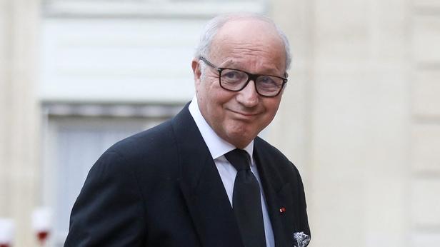 GALA VIDEO - Laurent Fabius : compagne, enfants… Que sait-on sur sa vie privée ?