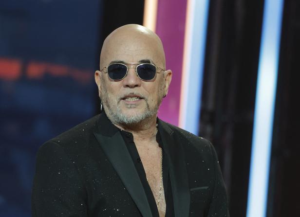 GALA VIDEO - Pascal Obispo, son havre de paix du Cap Ferret envahi de touristes : “Il y a beaucoup trop de monde”