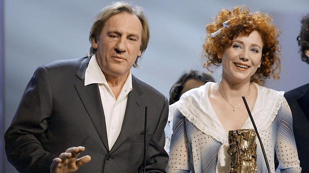 « Tu paieras » : le message de Julie Depardieu à son père concernant