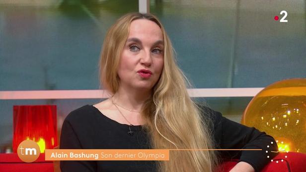 Alain Bashung, sa veuve Chloé Mons n’écoute plus volontairement ses chansons : ”C’est trop difficile”