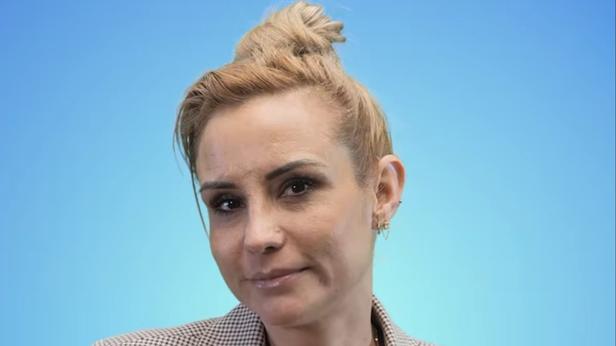 GALA VIDEO - CV - ELODIE GOSSUIN