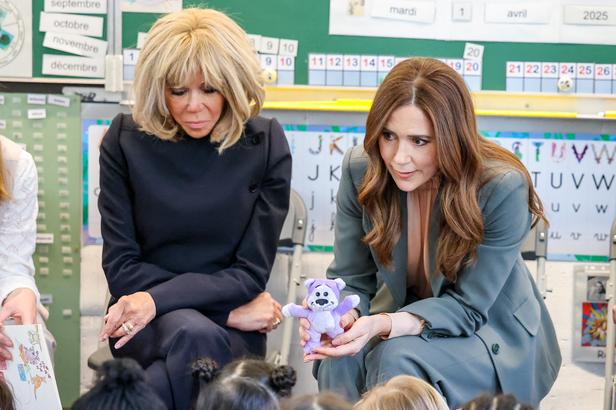Brigitte Macron et la reine Mary du Danemark se sont rendues à l’école Dussoubs pour présenter un dispositif contre le harcèlement scolaire, “Fri for Mobberi”.