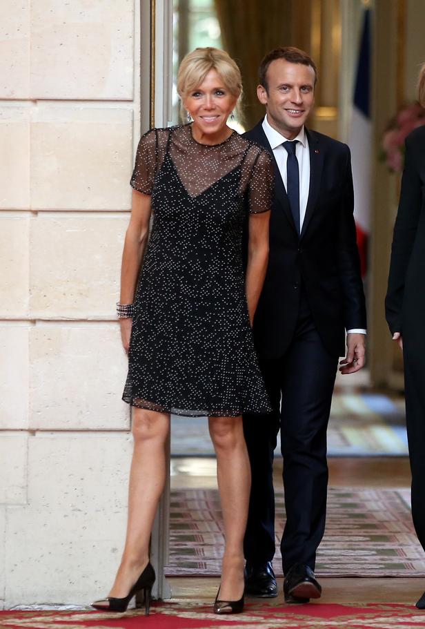PHOTOS Brigitte Macron Ses Plus Belles Robes De Soir e Au Fil Des Ans photos-brigitte-macron-ses-plus-belles-robes-de-soir-e-au-fil-des-ans