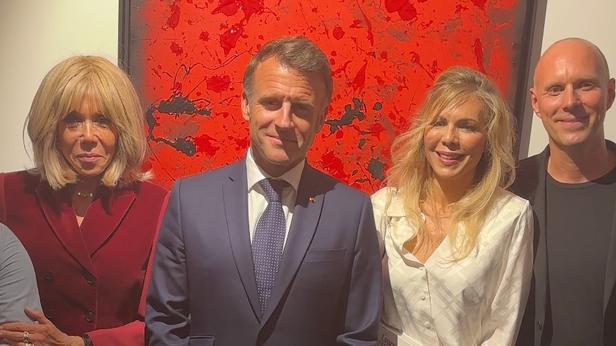 Le couple Macron au vernissage de Laurence Auzière