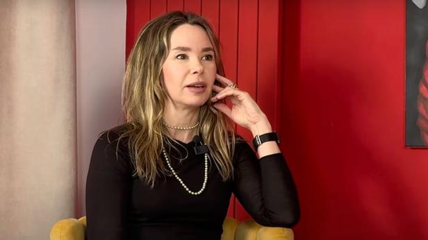 Romane Serda victime de violences conjugales, l’ex de Renaud fait de douloureuses confidences : “pendant qu’il me bastonnait…”