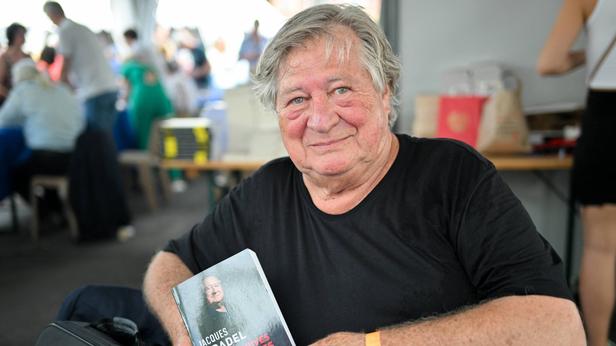 GALA VIDEO - Jacques Pradel : cette île paradisiaque où il vit avec sa compagne Ghislaine