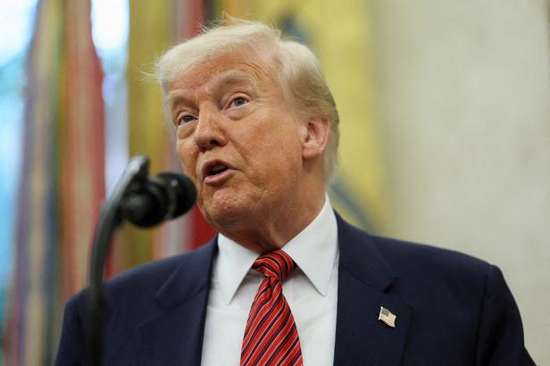 «Poutine a dit, très fermement, qu’il allait devoir riposter aux récentes attaques» ukrainiennes, affirme Donald Trump