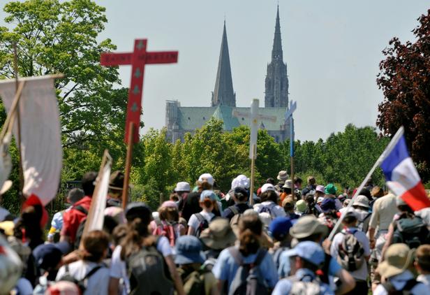 Gare Montparnasse: un jeune catholique verbalisé pour avoir entonné un chant de grâce
