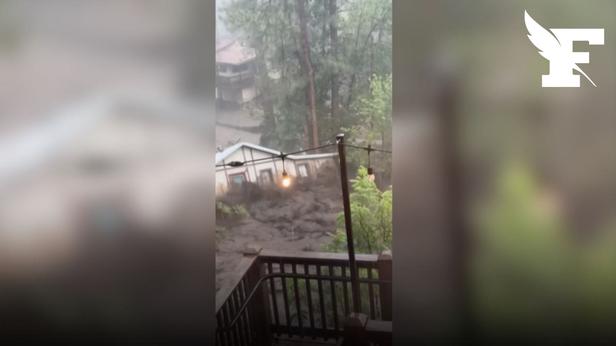  une maison emportée par des inondations à Ruidoso