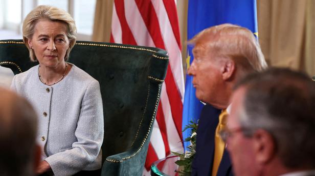 Droits de douane: Donald Trump et l'UE s'accordent sur un tarif à 15 %