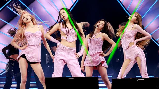 Industrie lucrative, succès international, diversité des genres...Qu'est-ce que la K-pop, style musical coréen qui peine à s'implanter en France ?