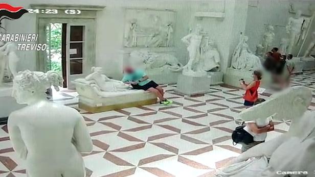 Les carabiniers italiens sont parvenus à identifier le fautif grâce à des images de vidéosurveillance.