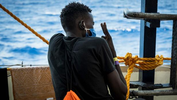 Pourquoi banksy a-t-il financé un bateau humanitaire