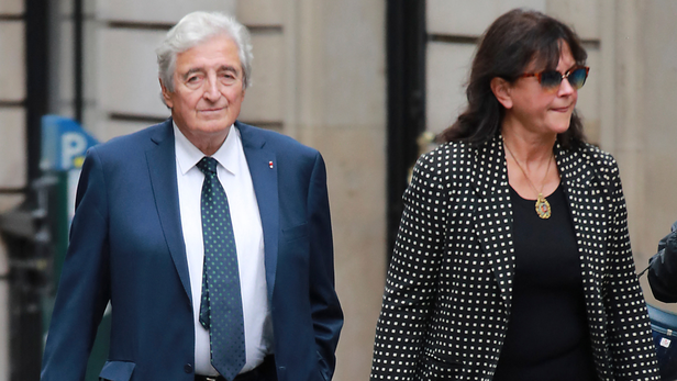 Succession Père Décédé Belle Mère Vivante Jean-Loup Dabadie : la fille de l'académicien accuse sa belle-mère de vol