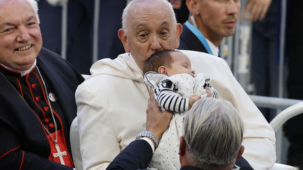 Palais Du Pharo Rencontre Avec Macron Messe G Ante Au V Lodrome La Deuxi Me Journ E Du Pape