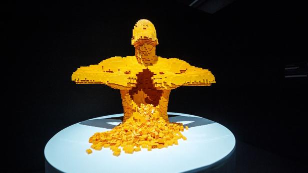 L’exposition évènement qui transforme le Lego en art ouvre à Lyon