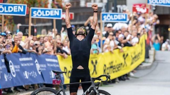 «On m’a pris pour un tricheur pendant des années» : qui est Jack Burke, l’ancien cycliste controversé qui bat des records