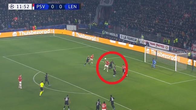 PSV Eindhoven-RC Lens : en vidéo, l'ouverture du score de Luuk de Jong