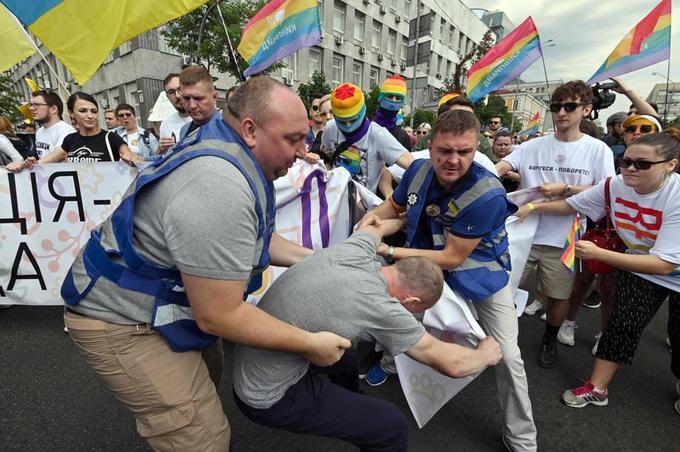 Gay pride en Ukraine 5b460b41d881c8482c650dd3eb1dc6f3e0ce55cc610b461f91245530a807421b