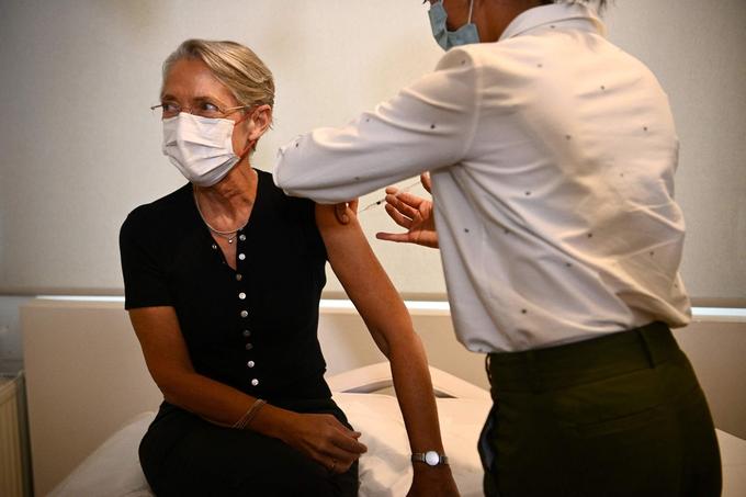 Élisabeth Borne a reçu vendredi sa deuxième dose de rappel de vaccin contre le Covid.