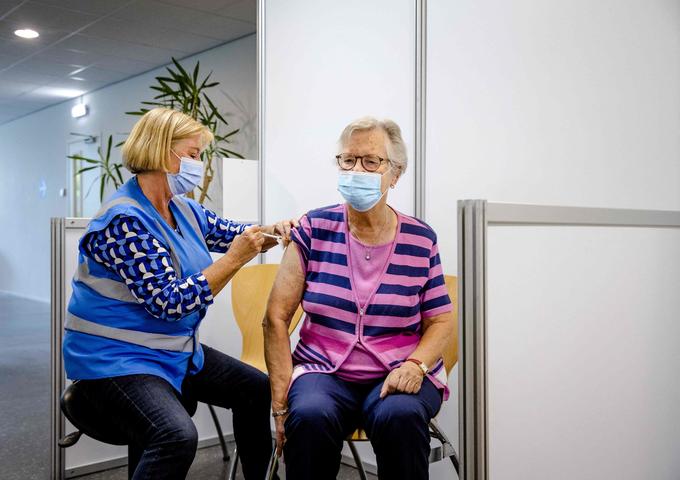 Comme en France, les Pays-Bas ont lancé une campagne de vaccination de rappel pour les personnes fragiles.