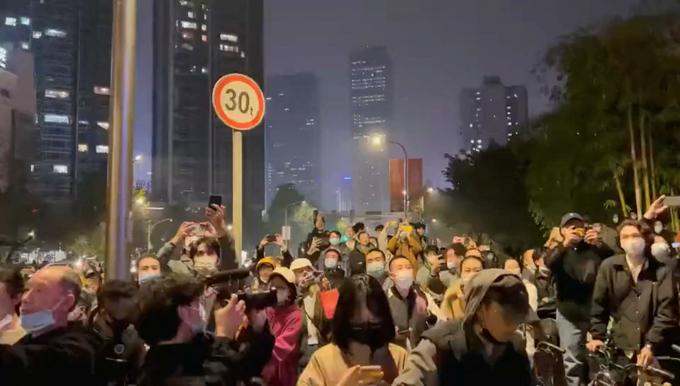 Manifestations à Chengdu, le 28 novembre.