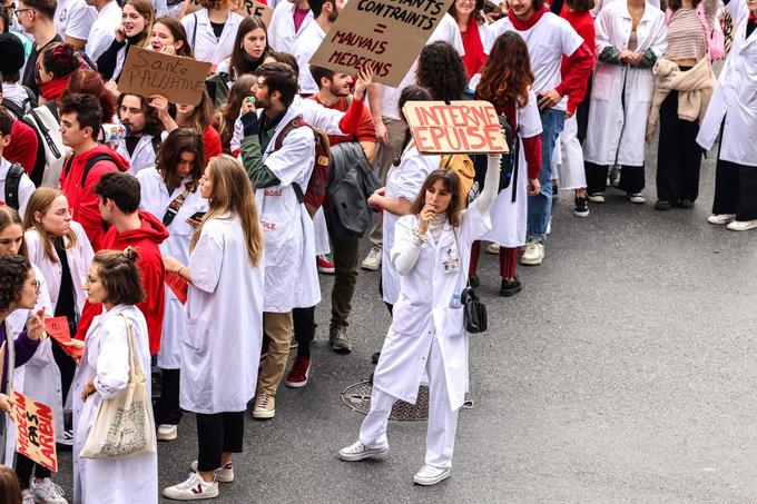 Les internes en médecine ont manifesté le 9 novembre contre l'année supplémentaire d'internat dans les déserts médicaux.