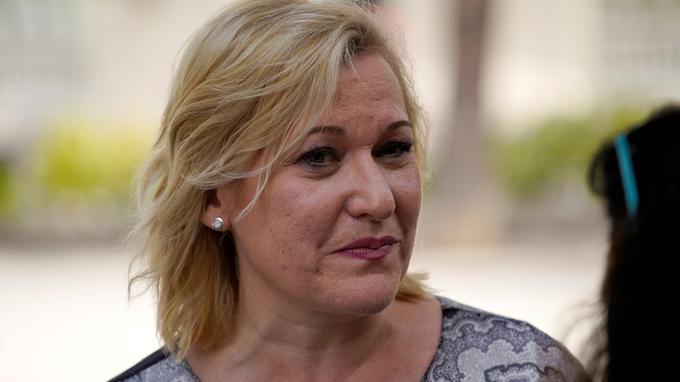 Wanita Spanyol Pertama Sebagai Bayi Yang Dicuri Menemukan Keluarga Kandungnya Koran Yogya