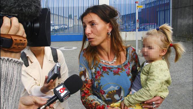 Krisztina Rády, interrogée pour M6 devant le Centre de Détention de Muret, dans le nord du département de la Haute-Garonne, le 10 février 2004.