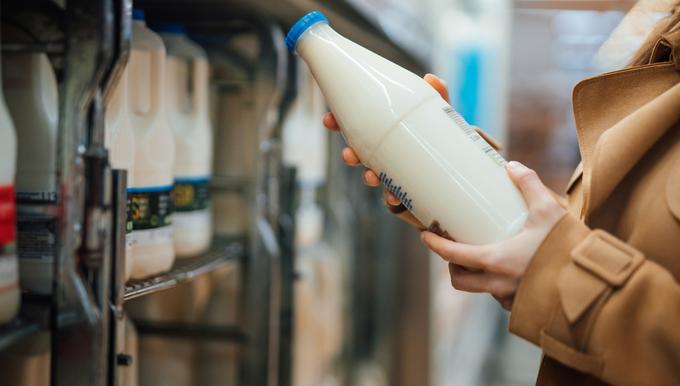 Entier, écrémée, demi-écrémé… Quelles sont les différences sur le plan nutritionnel ? Et gustatif ?